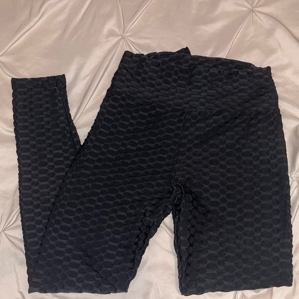 Black Textured Leggings w/ scrunch in back
